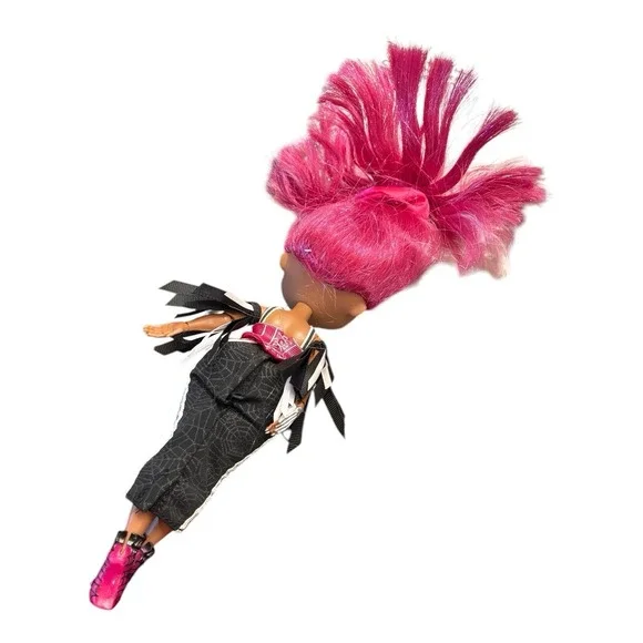 LOL Surprise OMG Fashion Dolls Lot of 2 MGA 2019 Goth & Glam Outfits Loose - Picture 2 of 6